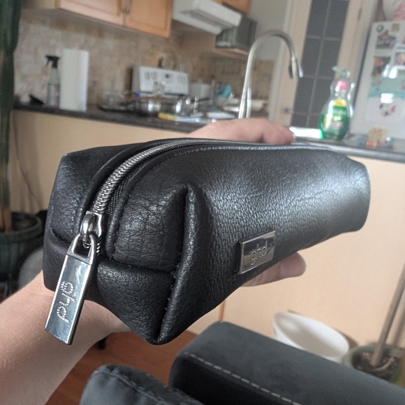 GHD Unplugged Styler - Picture 4 of 5